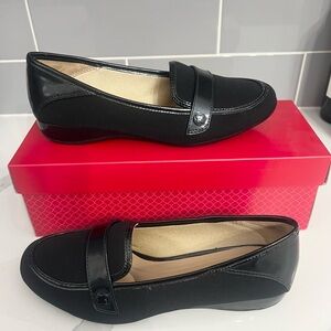 Kelly & Katie Sasha loafers size 7.5 new in box